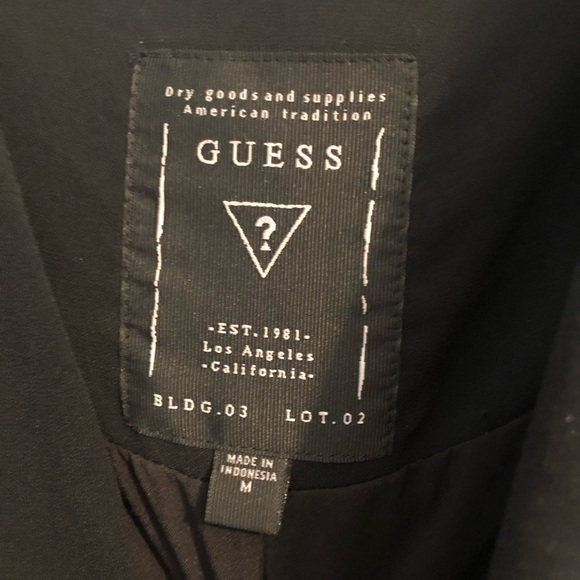 Black cropped Guess blazer/jacket - NWOT - Picture 2 of 3